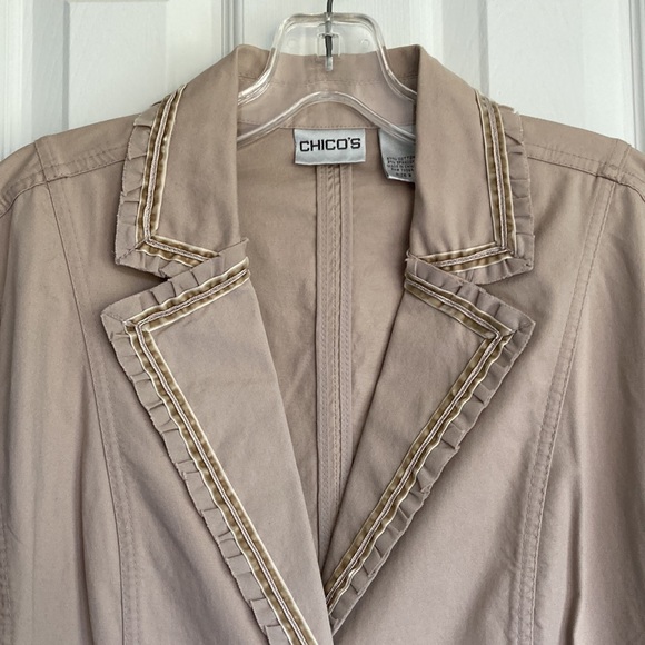 EUC Chico’s sz. 2, cream color jacket, 2 unopened pockets on front. $9 - Picture 3 of 4